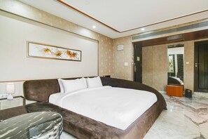 1 bedroom - Palette Sapphire Star (Indore)