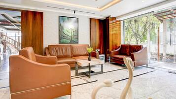 House | Meja sambut tetamu