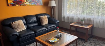 Cozy 2BR in Winnipeg. Near airport, food, transport. Your home away from home.