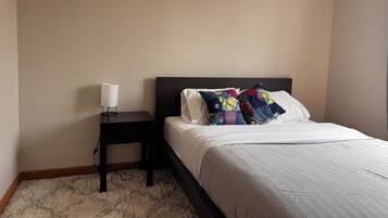 2 bedrooms, iron/ironing board, WiFi, bed sheets