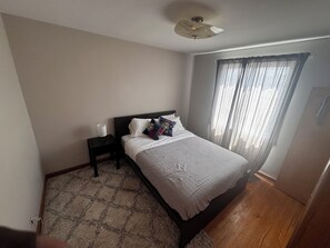 2 bedrooms, iron/ironing board, WiFi, bed sheets