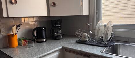 Mikroaaltouuni, uuni, liesi