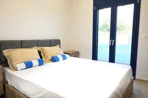 2 bedrooms, iron/ironing board, internet, bed sheets