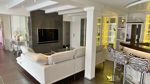 Apartment | Living room