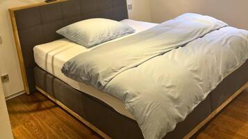 Apartment | 2 bilik tidur, dilengkapkan perabot secara berasingan