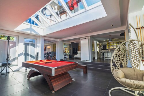 Apartment With Bar, Recreation Room in Kastellaun