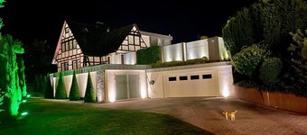 อพาร์ตเมนต์ พร้อมบาร์ ห้องพักผ่อน ในคัสเตลลอน