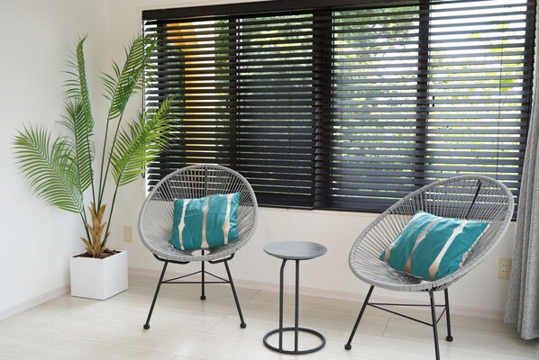 House, 2 Bedrooms, Kitchen, Partial Ocean View | Living area