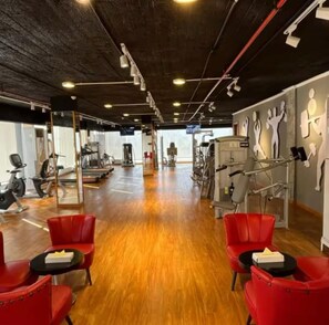 Villa, 4 Schlafzimmer, eigener Pool, Gartenblick | Fitnessbereich