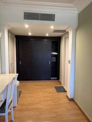 5 bedrooms