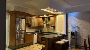 Villa, 4 Bedrooms, Private Pool, Garden View | Interior