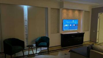 Villa, 4 Bedrooms, Private Pool, Garden View | Living room