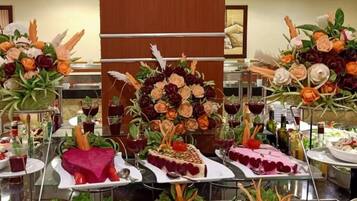 Villa, 4 Bedrooms, Private Pool, Garden View | Dining