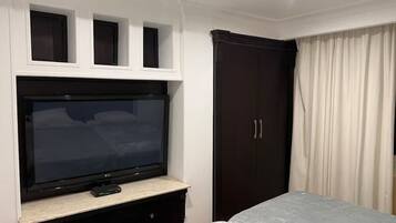 Villa, 4 Bedrooms, Private Pool, Garden View | Room amenity