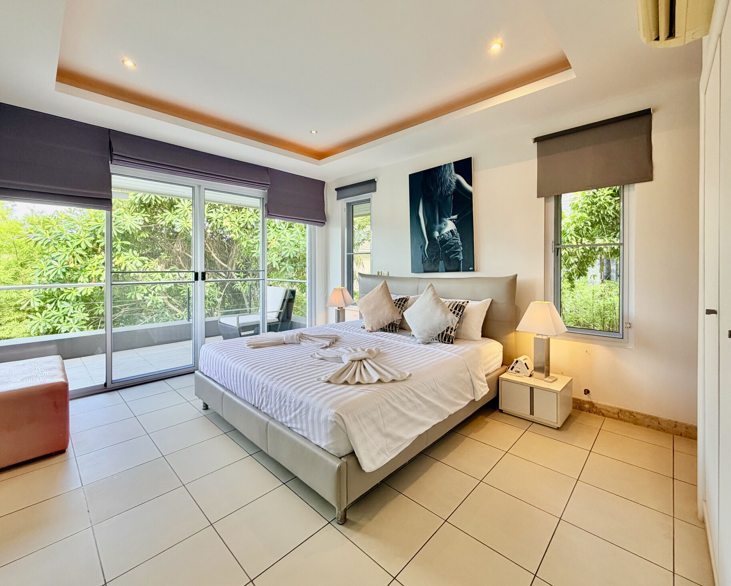 4 bedrooms, free WiFi, bed sheets