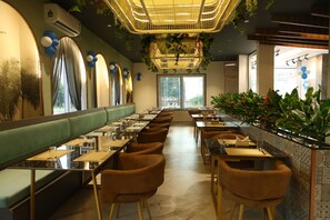 Restaurant - Govind Palace Restaurant and Resort (Barwah)