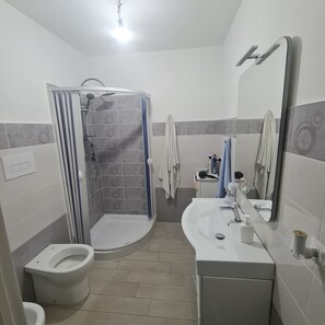 Apartamento, vista para o mar | Banheiro