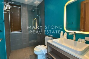 Shower, towels, soap, shampoo