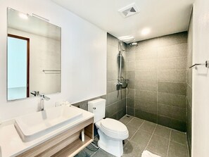 Unclassified image, 5 of 35, button