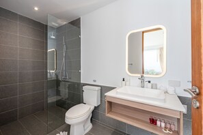 Shower, hair dryer, towels - V4 IDYLLIC - 4 BDR - BANGPOR (Ko Samui)