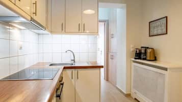 Oven, stovetop, dishwasher, coffee/tea maker