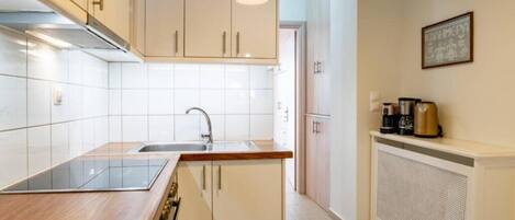 Horno, placa de cocina, lavavajillas, cafetera/tetera
