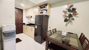 Apartment, 1 Bedroom, Balcony | Ruang makan