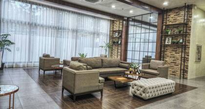 Unit 305 New Brenthill Condo With Balcony Near SM BGO