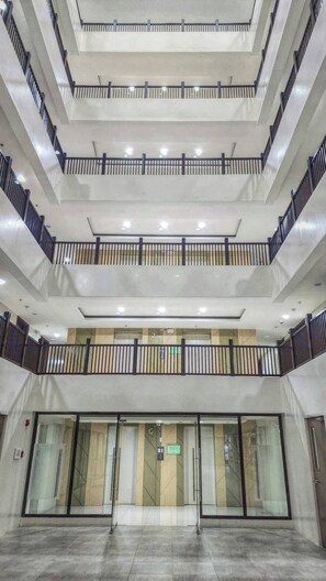 Apartment, 1 Bedroom, Balcony | Interior