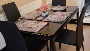 غرفة لتناول الطعام