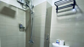Room, 1 Bedroom, Accessible, Pool View | Bathroom - Room-aj Staycation at Shore 2 (Pasay)