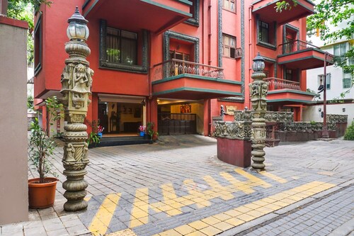 Super Townhouse Oak Prabhat Road