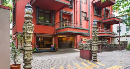 Super Townhouse Oak Prabhat Road