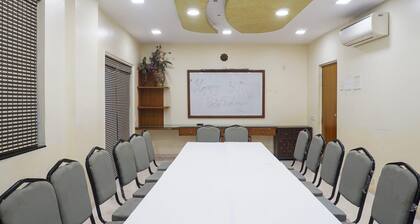 Super Townhouse Oak Prabhat Road