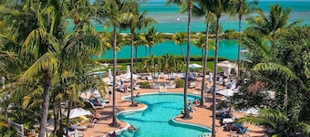 Unwind and Relax! Amazing Unit w/ Spacious Living Room, Balcony, Onsite Pool