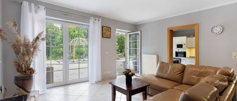 TV, tavolo da ping pong