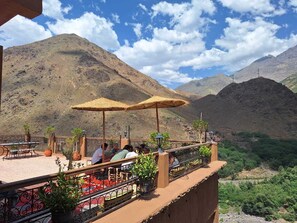 Outdoor dining - Imlil Oasis  - Oasis D'imlil (Imlil)