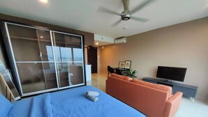 1 bedroom, iron/ironing board, internet - Cozy Studio in Shah Alam with Mountain View (Shah Alam)