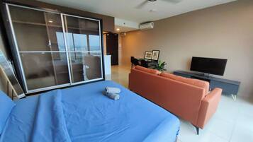 1 bedroom, iron/ironing board, Internet
