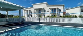 Adorable 2-bedroom apartment with AC in East End, Grand Cayman
