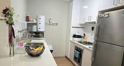 Stylish 2-Bedroom Apartment in Maddington, 15 Minutes from Perth Airport