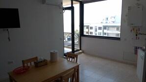 Dining - 2 Appartments , next to each other, on the beach, splendid view, max 12 persons (Mamaia-Sat)