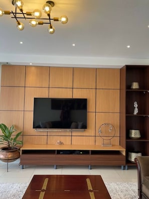 Interior - Perfect Lakeview Escape with Pool+Gym+Sauna & Lift (Lubowa)
