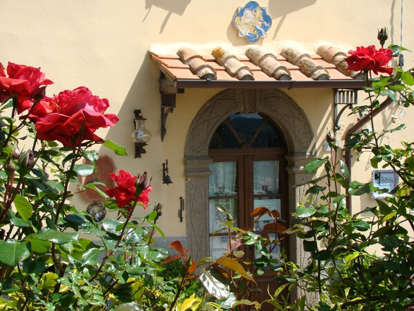 Front of property - Borgo Tepolini Country House (Castel del Piano)
