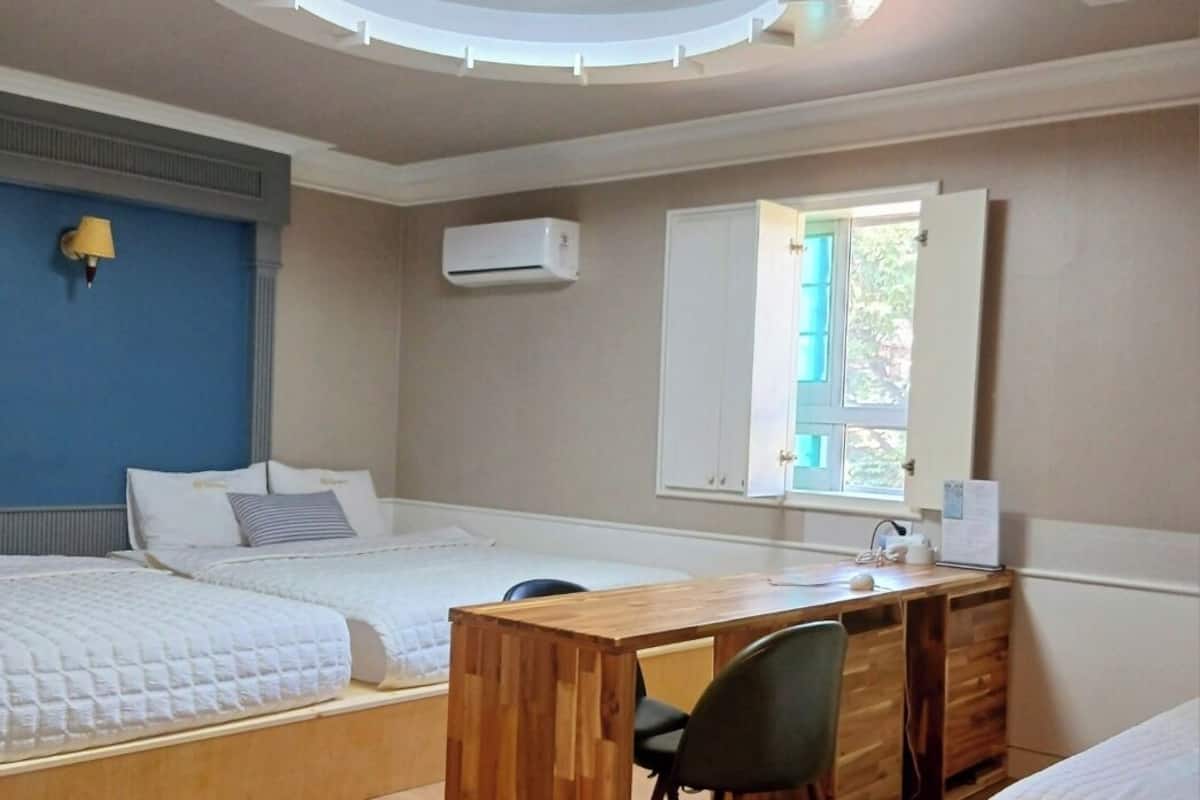 Standard Room | Desk, laptop workspace, free WiFi
