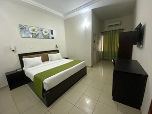 In-room safe, desk, laptop workspace, free WiFi - Stanzel Grand Resort (Abuja)