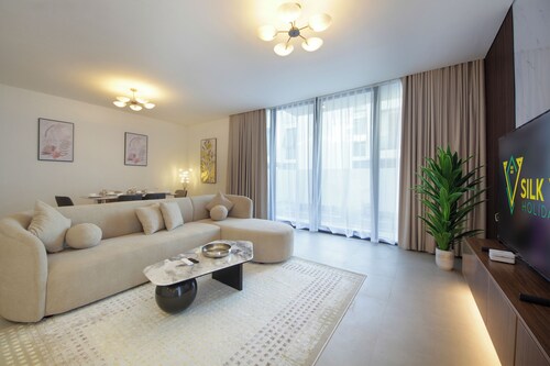 Silk Valley - Luxury 4 bedrooms + maid's room with private swimming pool