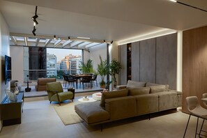 Apartemen, Boleh Merokok | 9 kamar tidur