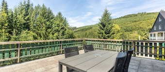 Apartment 'Gellinghausen' with Shared Terrace, Private Garden and Wi-Fi