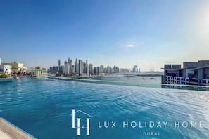 Outdoor pool - LUX The Seven Res Palm Studio (Dubai)